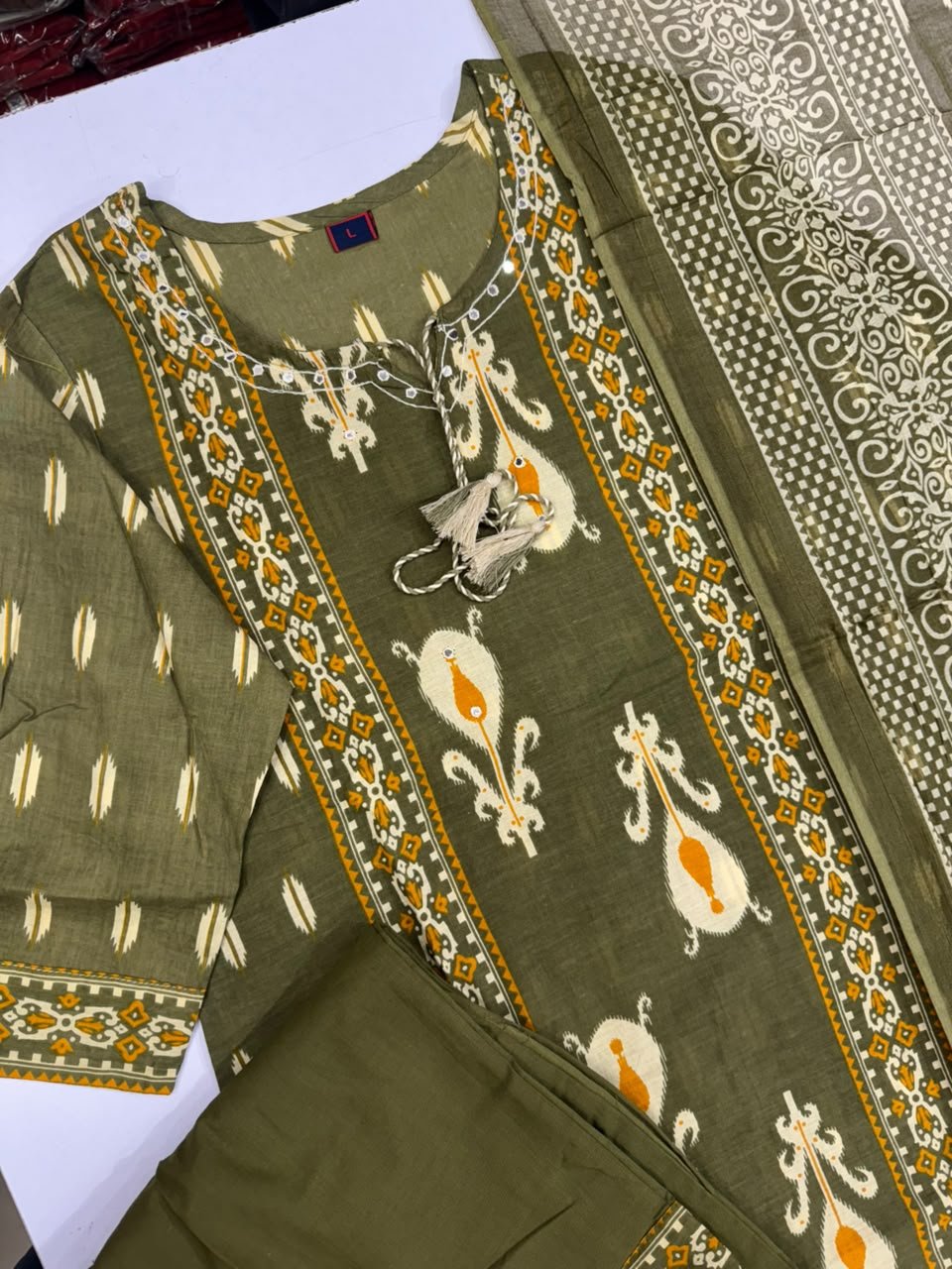 Bahut badhiya party wear dress